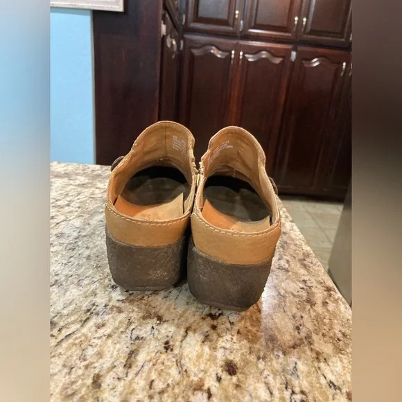 Timberland clog mules GUC Size 8 Brown - Picture 5 of 7